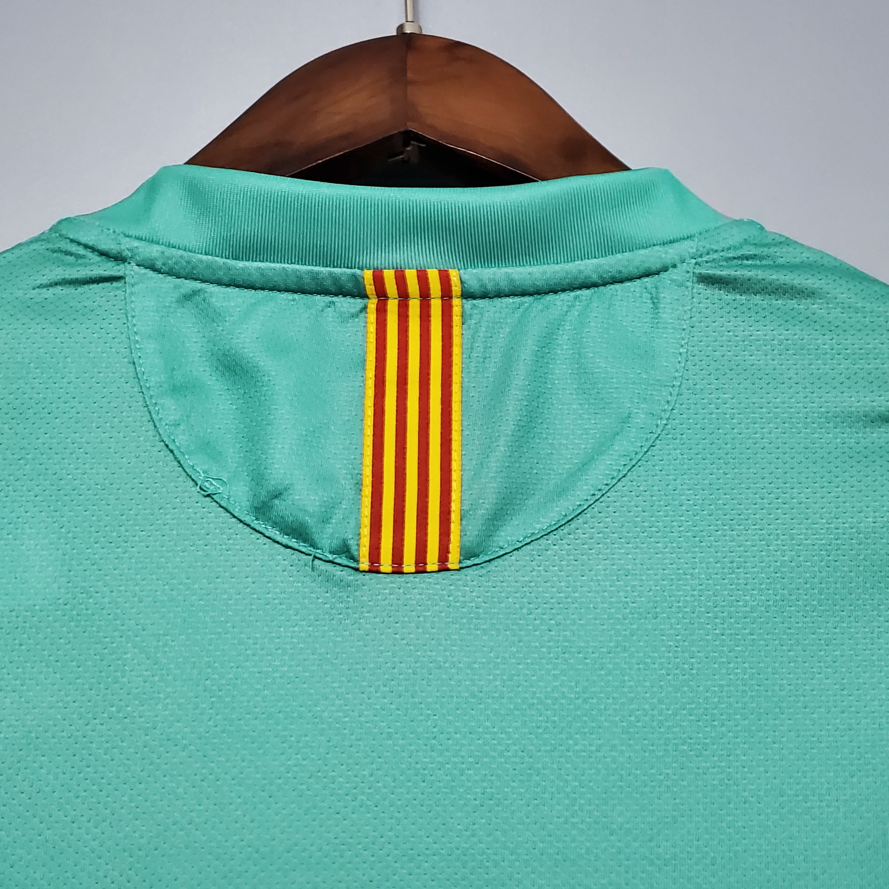 BARCELONA AWAY RETRO 2010 / 2011
