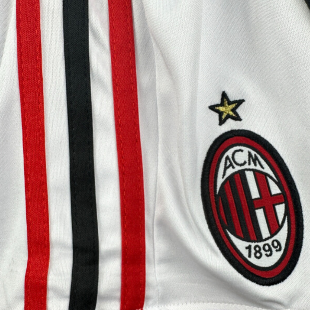 (KIDS) RETRO AC MILAN UITSHIRT & SHORTS 2006/07