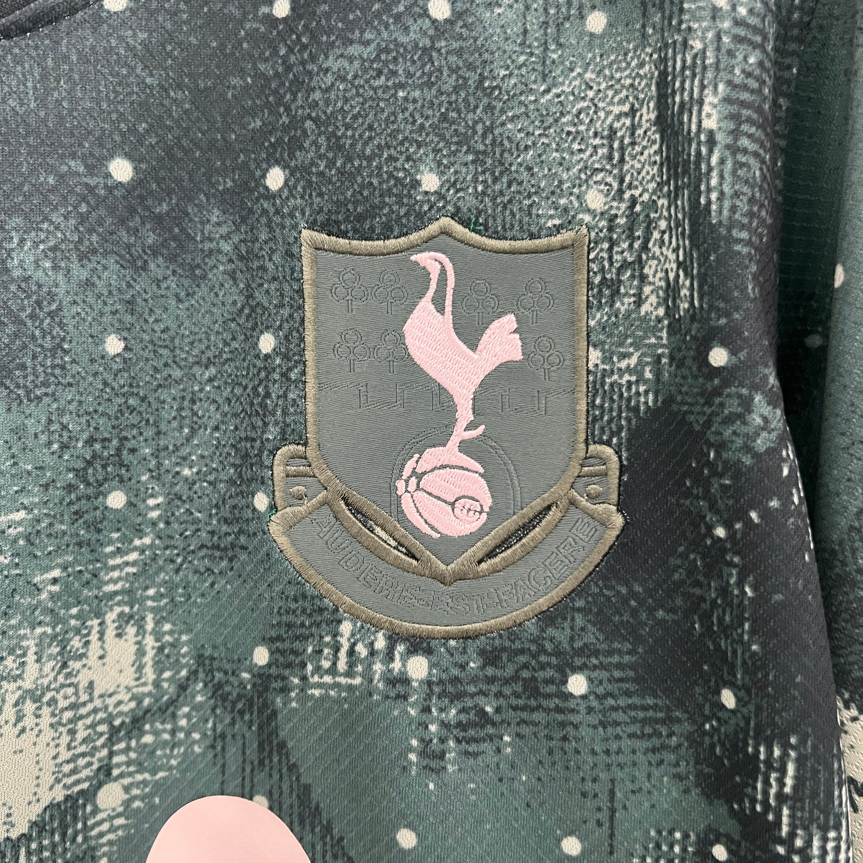 Tottenham 24-25 Third Away kit