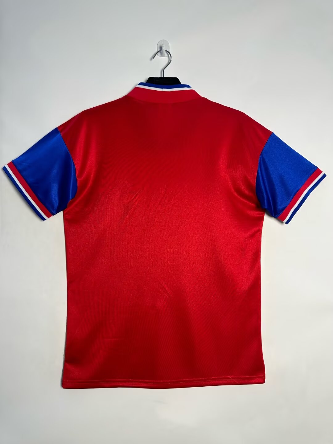 The Bayern Munchen Retro shirt 1993-1995