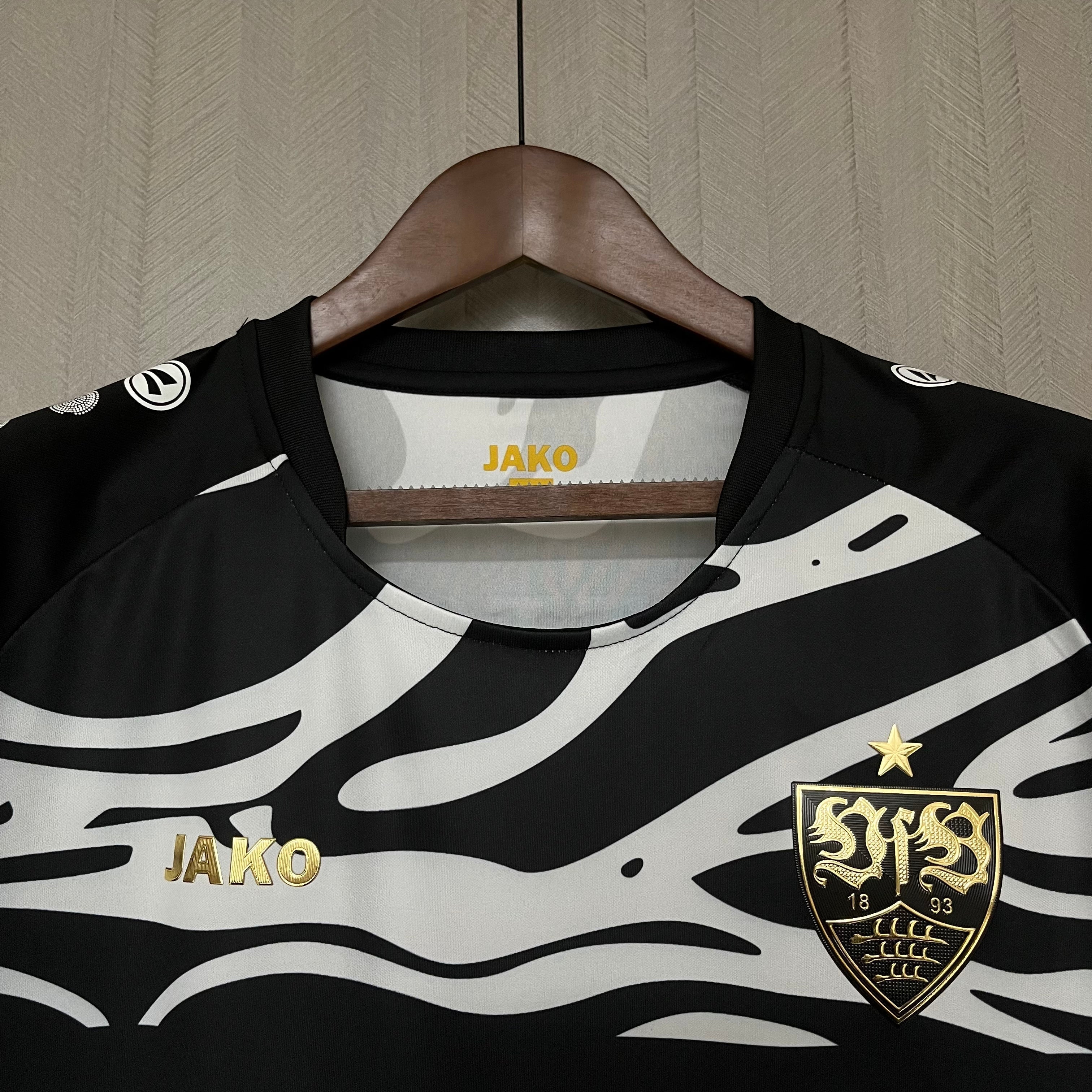 Stuttgart 23-24 | Edición Especial | Negro