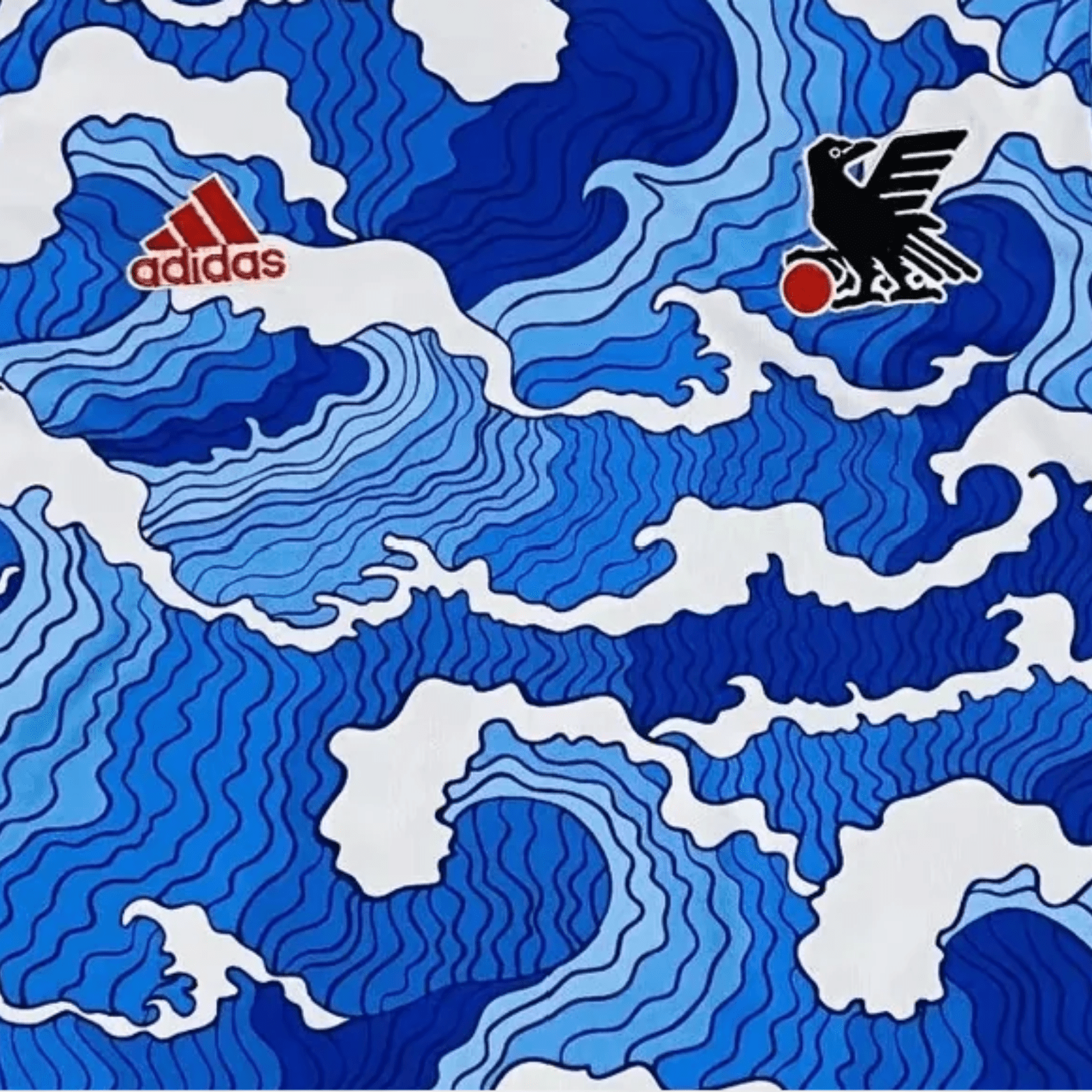 JAPAN WAVE 2022/23 'HOKUSAI' TRAINING SHIRT - CLEAR OUT