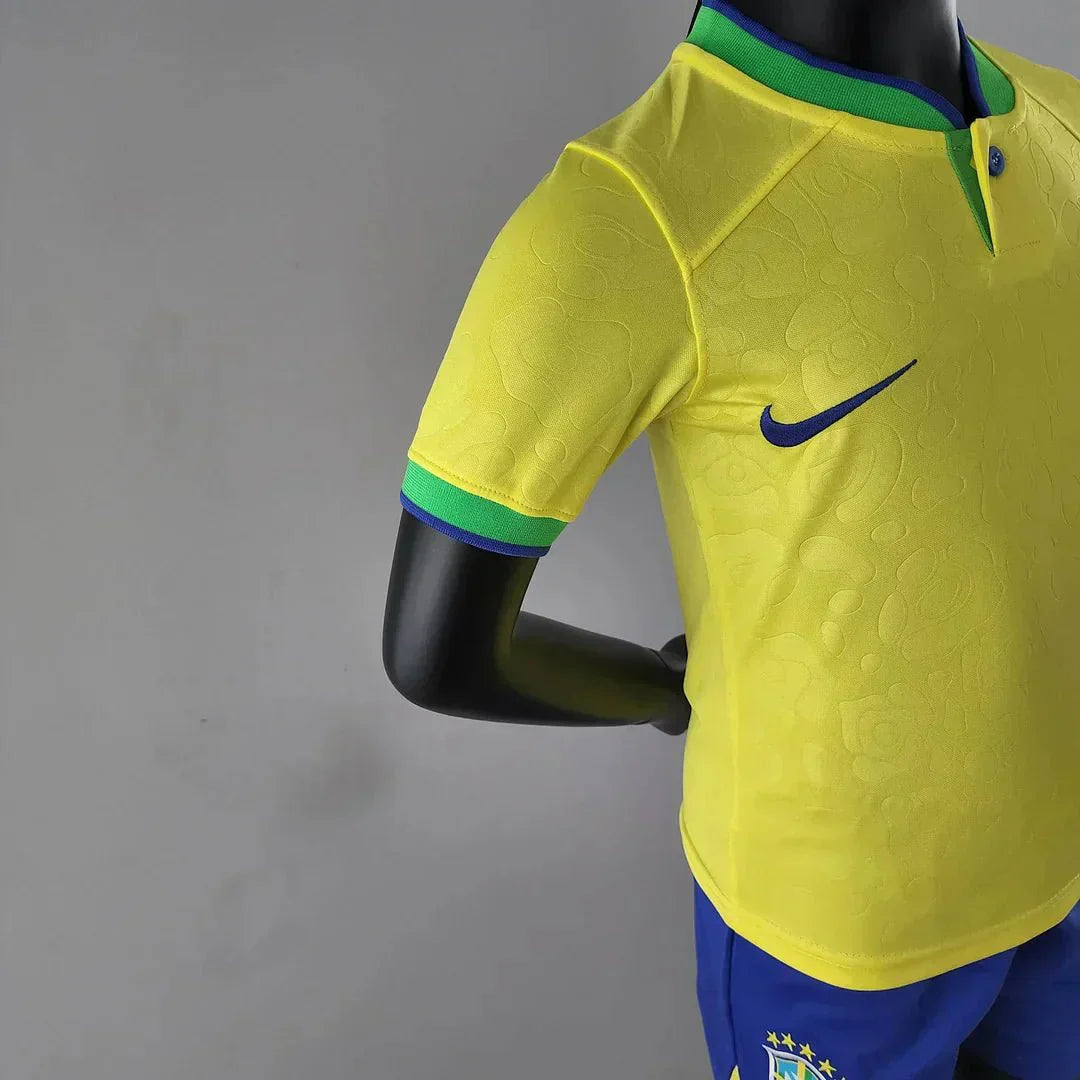 Brasilien 2022 Fußball-Heimset zur Fußballweltmeisterschaft (Trikot + Shorts)