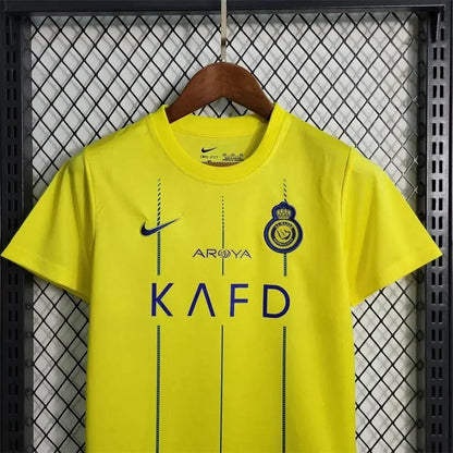 2023/2024 Al-Nassr Heimfußballset (Trikot + Shorts)