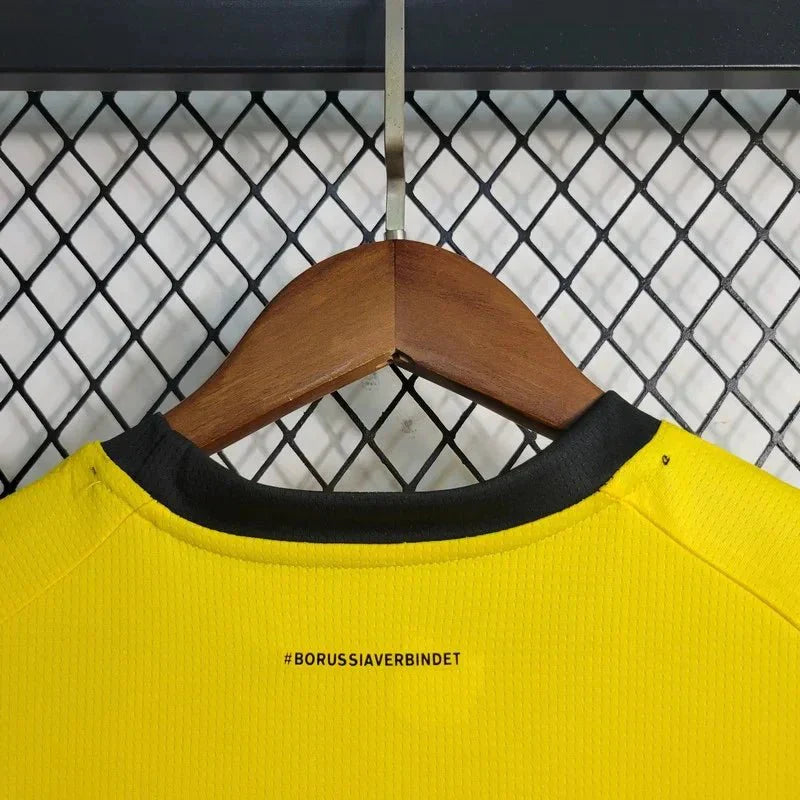 Dortmund-Heimset 2023/2024 (Trikot + Shorts) in Kindergröße