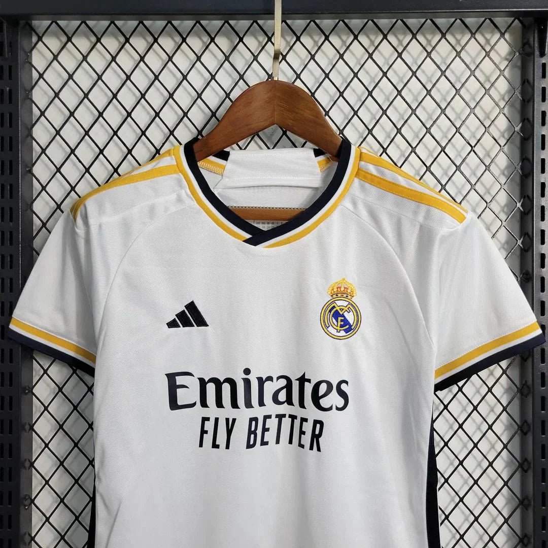 2023/2024 Real Madrid Heimfußballset (Trikot + Shorts)