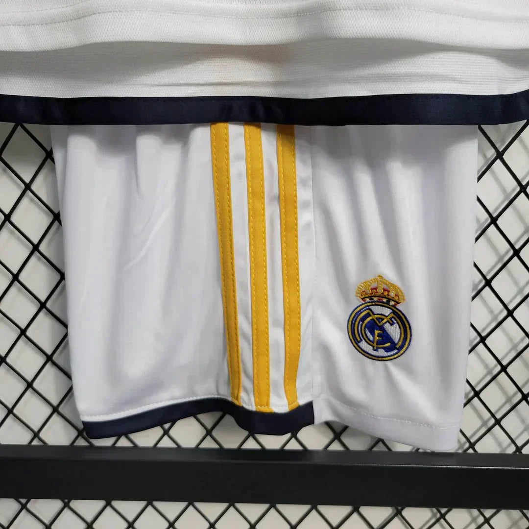 2023/2024 Real Madrid Heimfußballset (Trikot + Shorts)