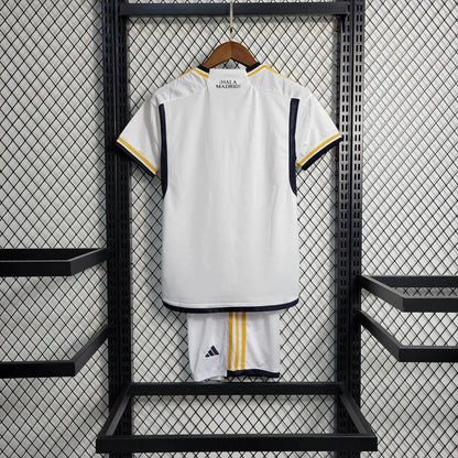 2023/2024 Real Madrid Heimfußballset (Trikot + Shorts)