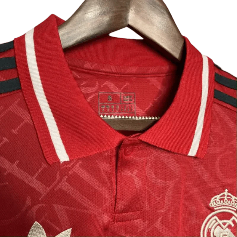 Rotes Trikot der Blancos 2024/2025