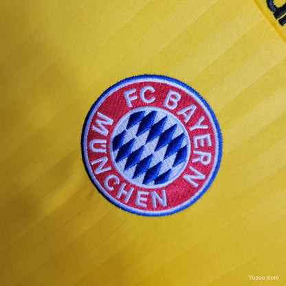 23-24 Bayern München Yellow Icon Kit mit gesticktem Logo - Fanversion 