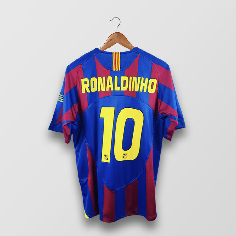 BARCELONA 2005/06 HOME X RONALDINHO