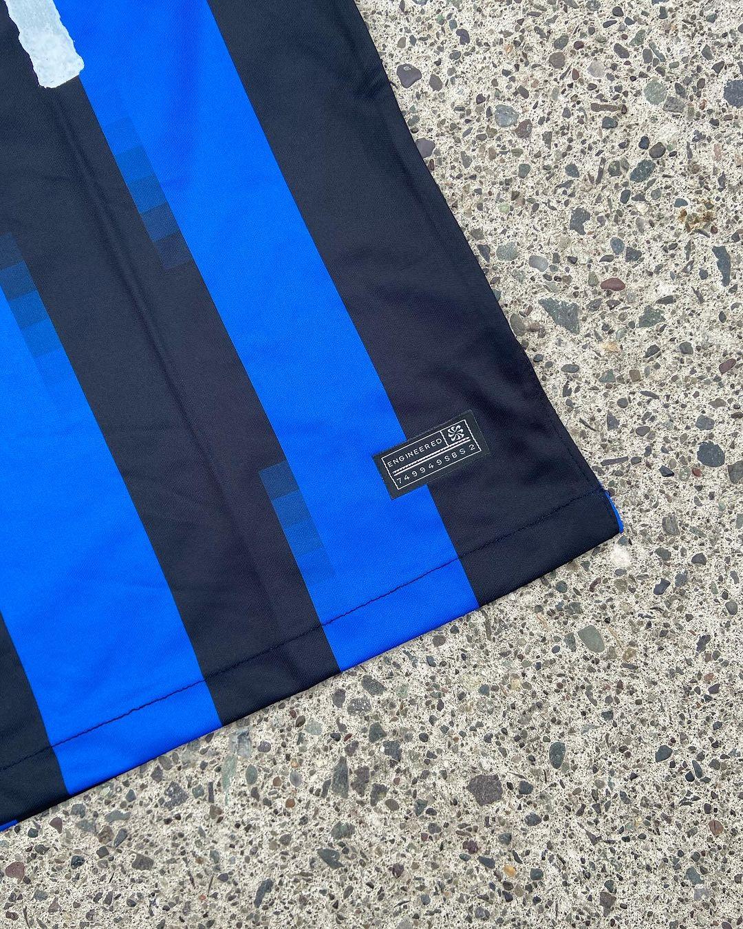 Inter Milan x Stussy Limited Jersey featuring Inter’s iconic black-and-blue stripes combined with Stussy’s bold logo, in an exclusive, limited-edition design.