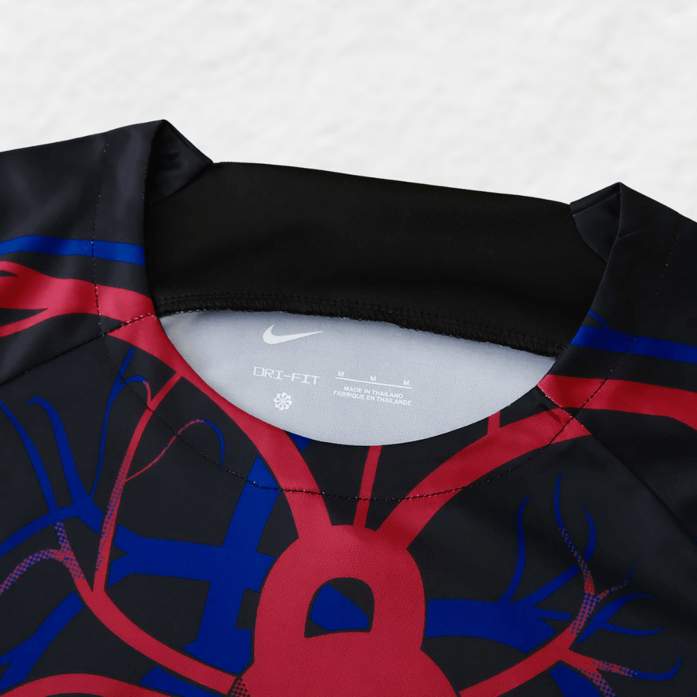 BARCELONA X PATTA 2023/24 'CULERS DEL MON' TRAINING SHIRT