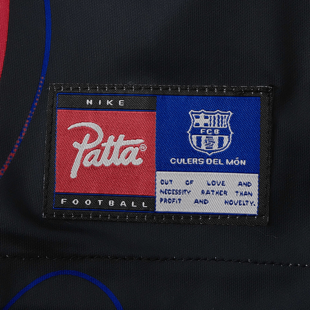 BARCELONA X PATTA 2023/24 'CULERS DEL MON' TRAINING SHIRT