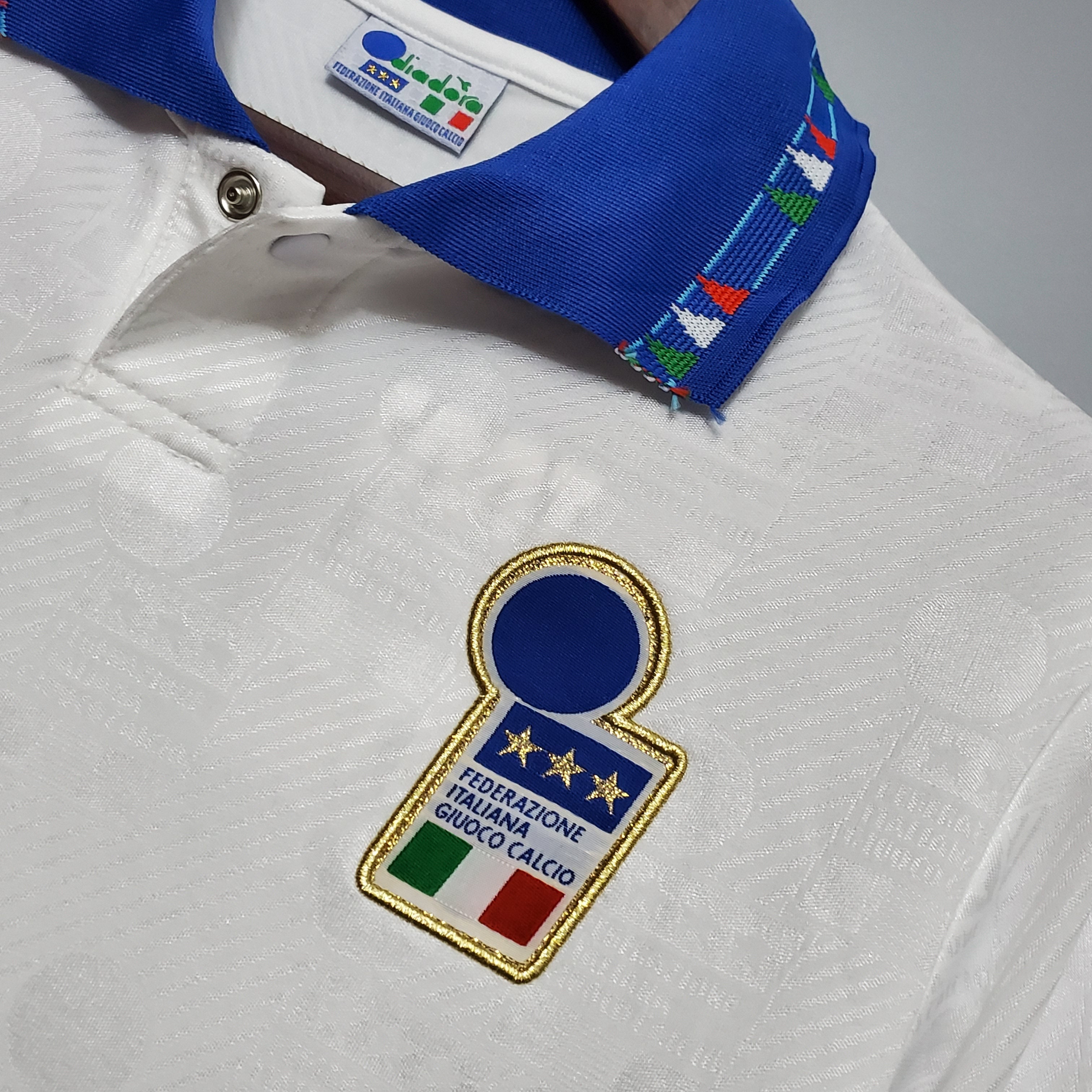 Kit retro de visitante Italia 1994