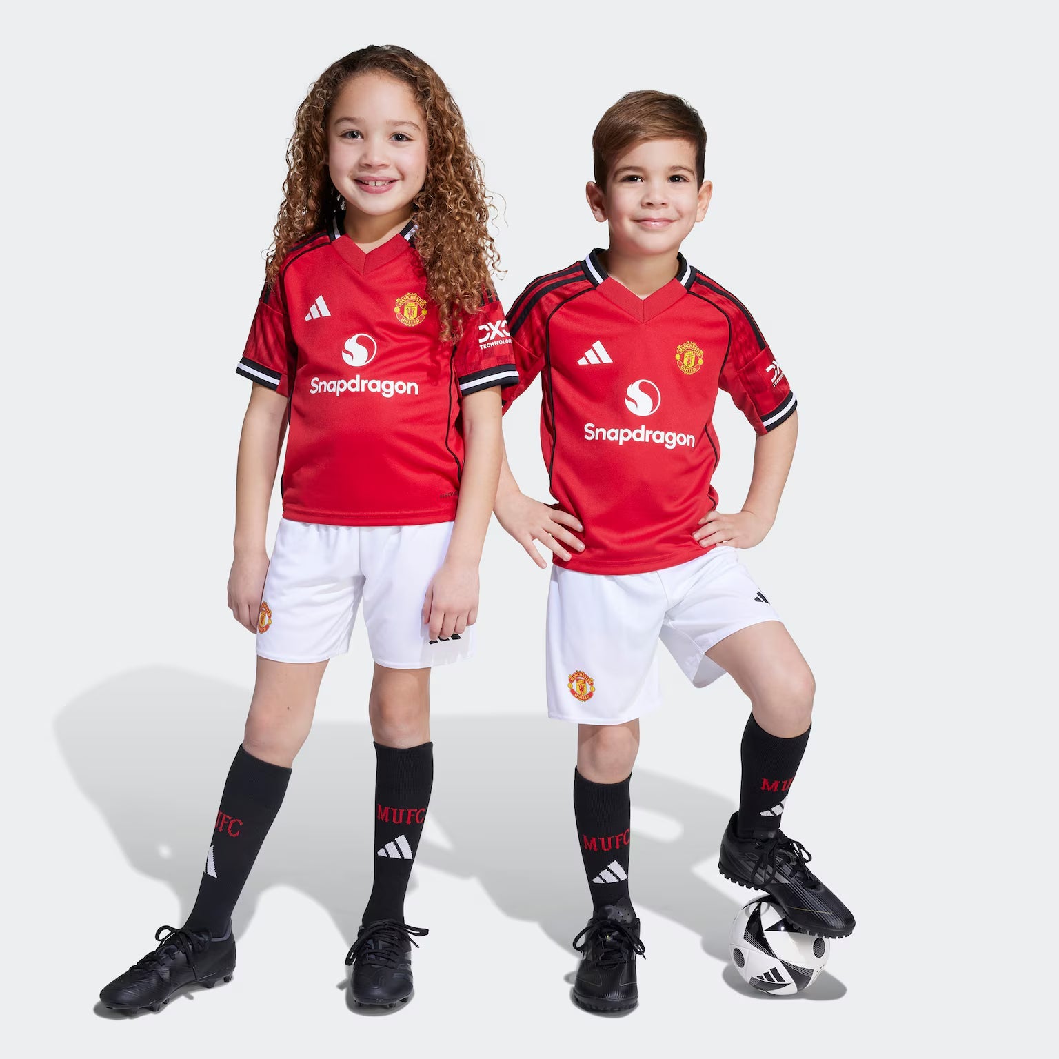 Detský futbalový dres Manchesteru United pre domácich majstrov 2025-26